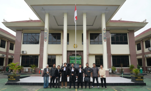 RFR Law Firm: PN Tenggarong Vonis Sopir Truk Pengangkut Kayu Ilegal selama 10 Bulan
