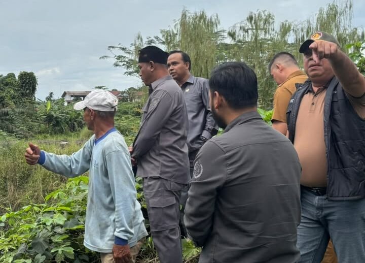 RFR Law Firm Dampingi Peninjauan Lapangan Perkara Dugaan Pencemaran Lingkungan Bersama DPRD Kutai Kartanegara